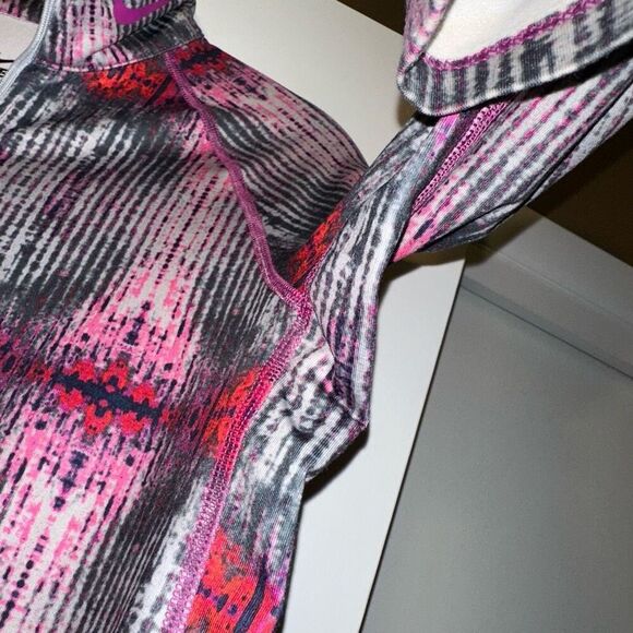 Nike Pro Combat Womens Pink Red Black Abstract Quarter Zip Medium EUC - Picture 6 of 13